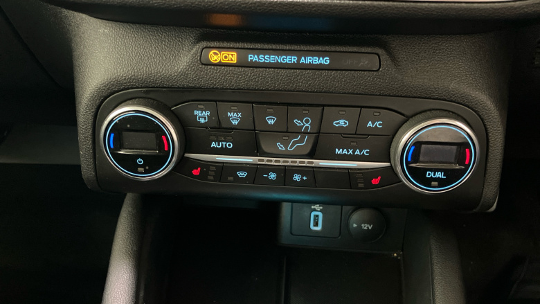 Ford Focus 1.0 EcoBoost 125 Titanium 5dr Petrol Hatchback